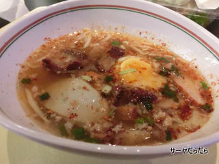 food cort at ekkamai gateway 7