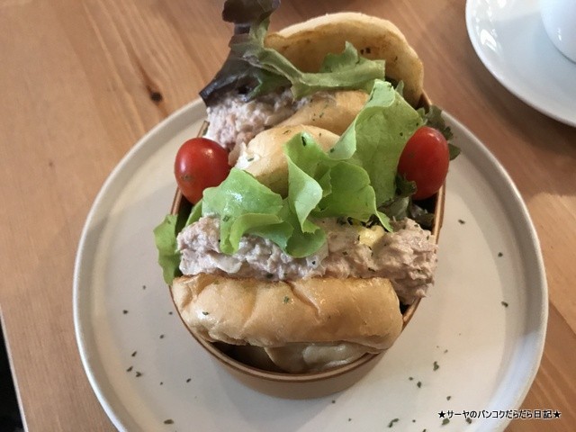 Dandelion bangkok cafe バンコク (9)