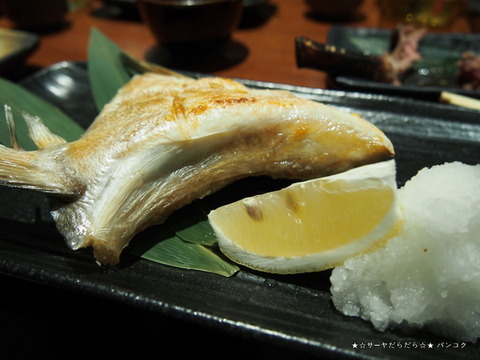 魚 カマ 紅乃家 バンコク 炉端焼き