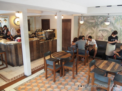BOYY cafe バンコク トンロー