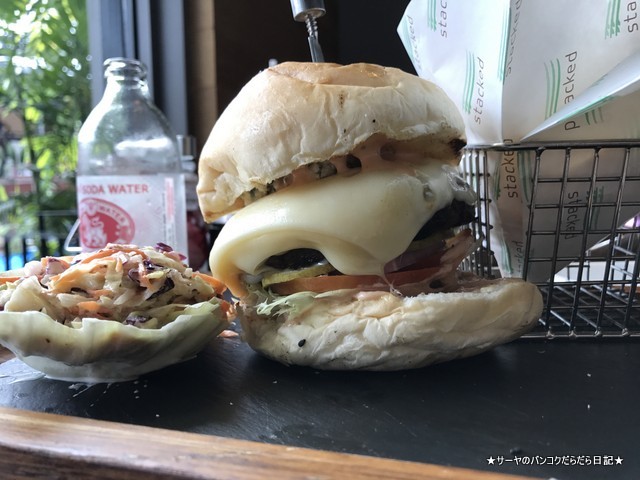 1 ハンバーガー屋さん Stacked Samui (6)