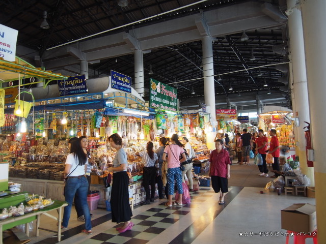 Ban Phe Market バンペー 市場 サーヤ