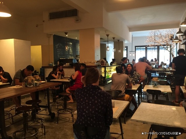 オシャレカフェ L’Usine Le Loi HCMC ホーチミン