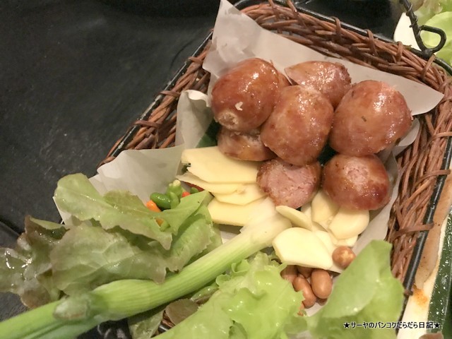 baan somtam サイクロークイサーン チェンマイ バーンソムタム