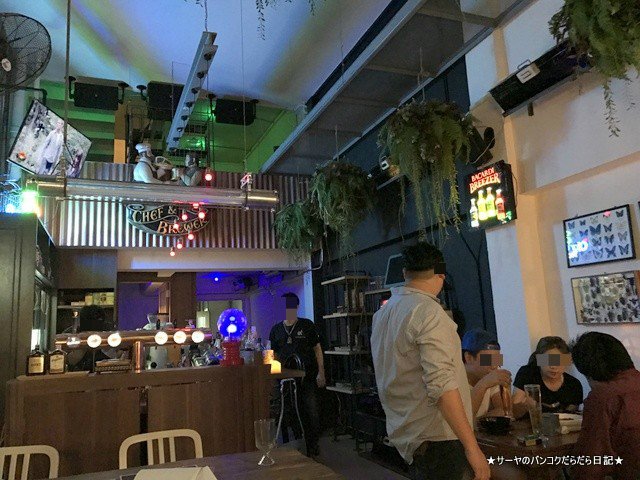 Once Social bar エカマイ バー (2)