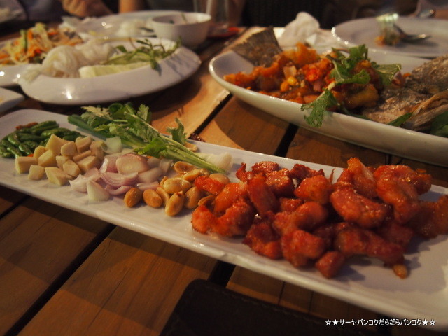View Dee Relax & Restaurant バンコク 郊外 タイ料理