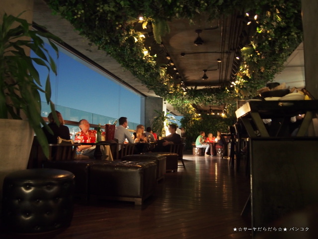 ルーフトップバー Scarlett Wine Bar & Restaurant バンコク