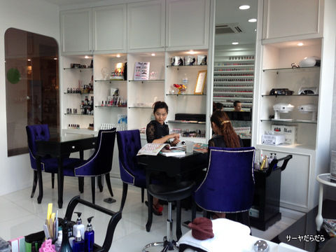 0101 Glitterati Nail Lounge 3