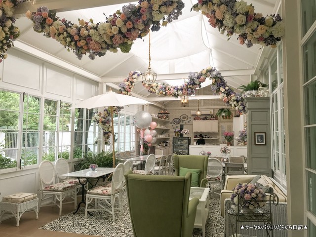 The T's Room 56 onnut cafe bangkok Flowers