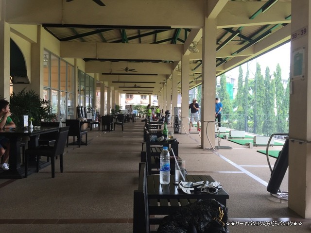 42Tee-Off Driving Range (42ティーオフ・ドライビングレンジ)