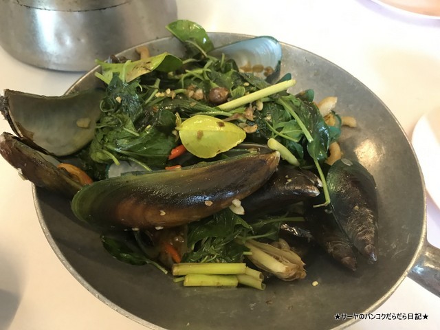 Charoen Thai Suki トンブリ タイスキ 昔ながら ムール貝