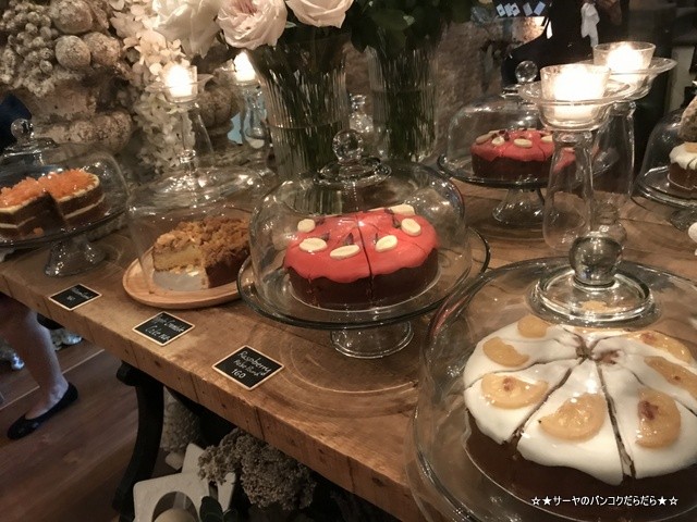 Floral Cafe by Napasorn 花 フラワーカフェ バンコク (7)