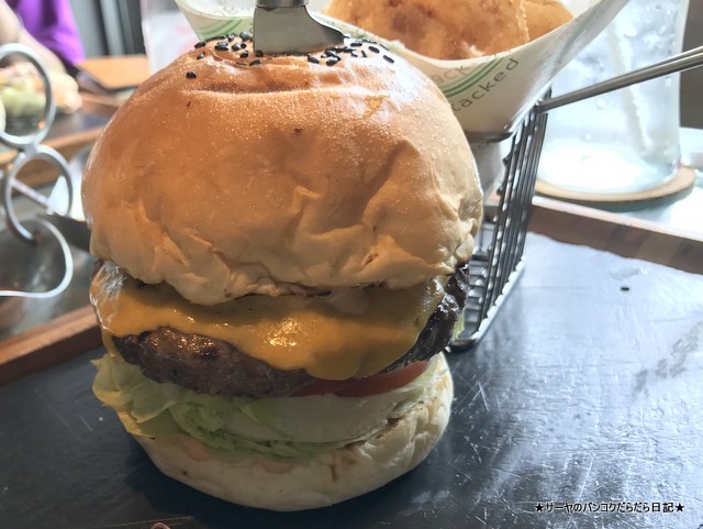 1 ハンバーガー屋さん Stacked Samui (9)