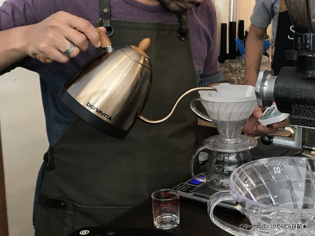Mont Dao x Radi ドリップ cafe 2018 バンコク カフェ