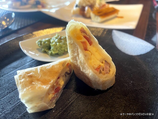 クラウンプラザ 朝食ビュッフェ バンコク (15)