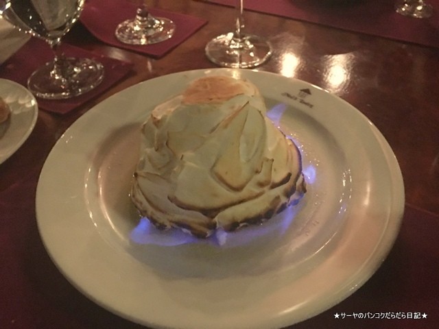 NEIL'S TAVERN ニールの食堂 ステーキ バンコク