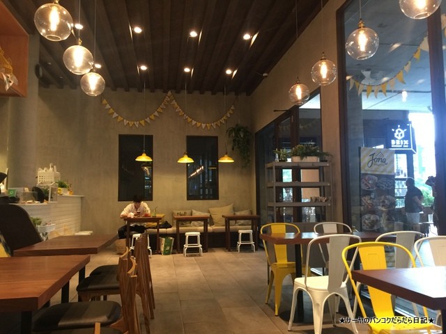ワッフル専門店 Jona Waffle at トンロー Soi 17