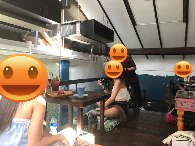 Blue Whale Cafe バンコク 青いラテ 流行 バンコク 人気