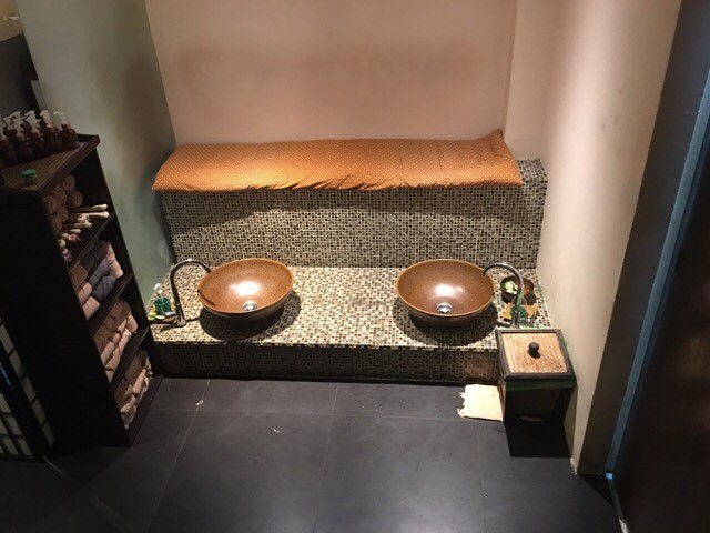 at ease Sukhumvit 39 上野