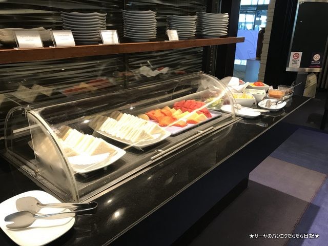 thai airways lounge 国内線 スワナプーム (1)