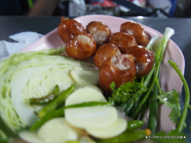 イーサン料理レストラン Ter Sabwei バンコク 1番