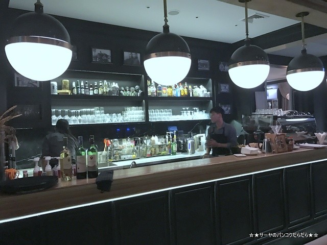 トンロー カフェ Bar Storia バンコク gourmet (10)