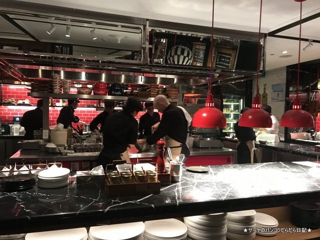 Belga Rooftop Bar & Brasserie ベルギー ソフィテル (4)