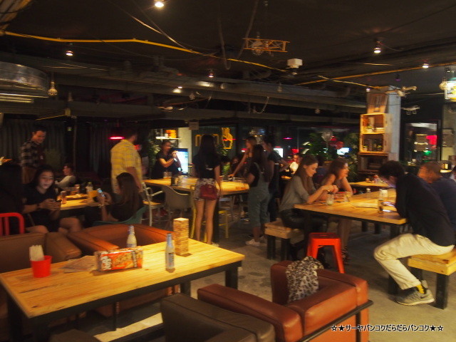 Liberty Plaza Game Over ハンバーガー トンロー バンコク