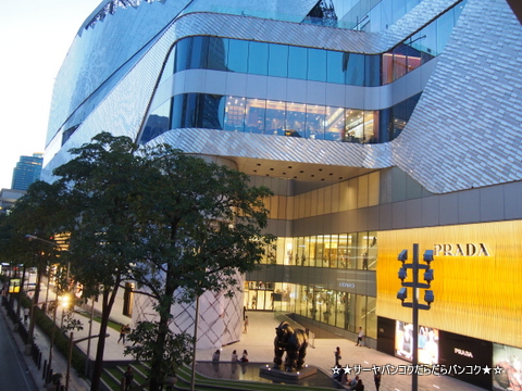 the central embassy セントラル エンバシー