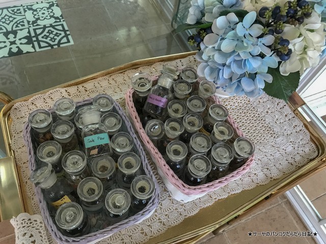 The T's Room 56 onnut cafe bangkok お茶試飲