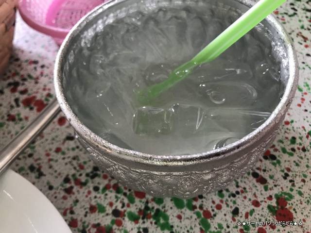Khun Bi Khanom Chin Sot パタヤ 大人気 レストラン (3)