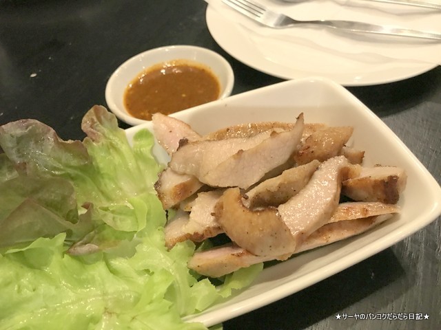 baan somtam 豚トロ コームーヤーン grilledpork