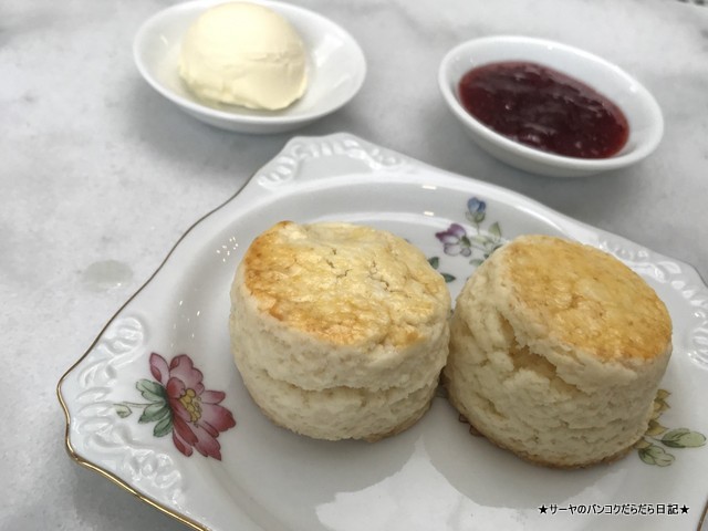 The T's Room 56 onnut cafe bangkok スコーン
