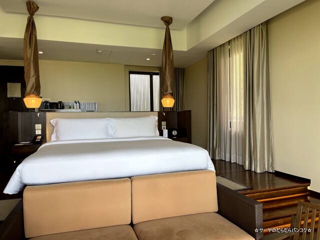 Vana Belle Ocean View Pool Suite,1 King, Sofa (7)