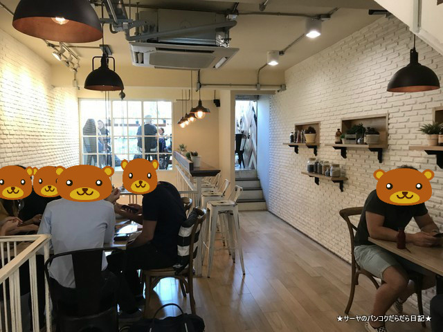 Brekkie Organic Cafe bangkok Sukhumvit 店内