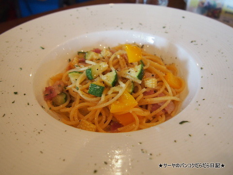 happiness premium sweets ekkamai バンコク cafe