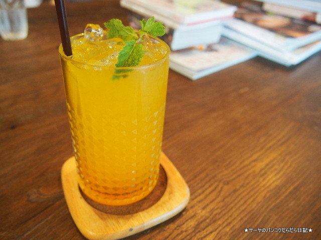 Blue Dye Cafe バンコク カフェ トンロー