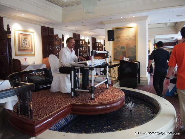 tandoor holiday inn silom バンコク インド