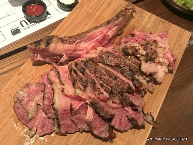 Crying thaiger ハンバーガー バンコク クライイングタイガー (11)