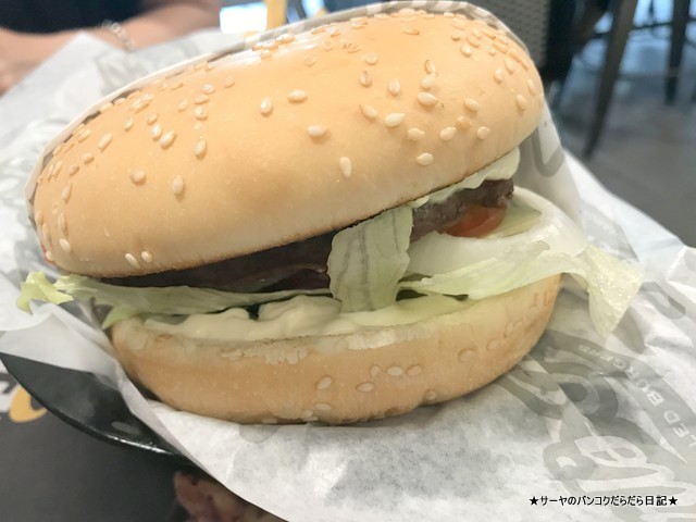 カールスジュニア holiday inn sukhumvit Famous