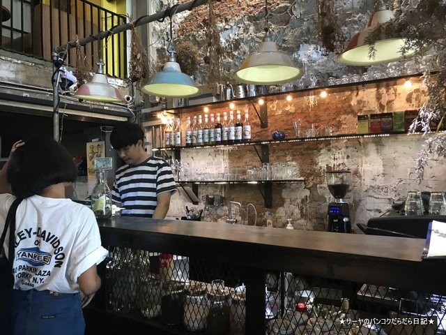 ウドンタニ カフェ オシャレ おすすめ