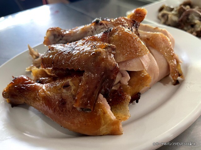 Somneuk grilled chicken ソムヌックガイヤーン タイ料理 (3)