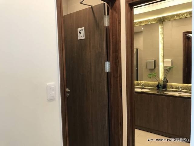 カムラン国際空港 出発階 (24)