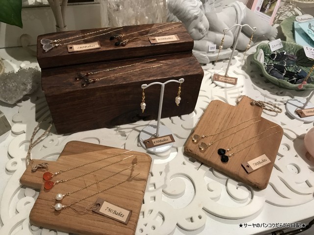 pachamama bangkok 天然石 アクセ 最新ピアス