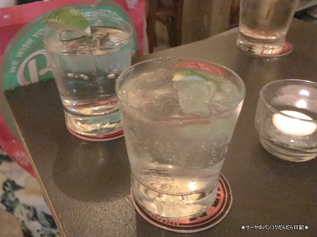 WTF Gallery Cafe トンロー バー ファラン (4)
