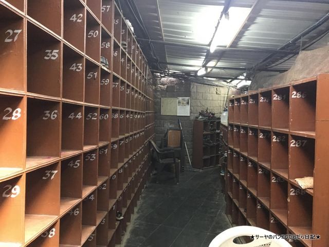 シヴァ寺にあるシヴァ神の像 shivoham shiva temple (9)