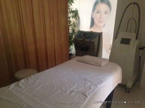 sukhumvit soi 49 clinic バンコク サーヤ