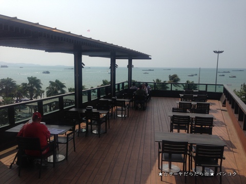 Carl's Jr. (¥«¡¼¥ë¥¹¥¸¥å¥Ë¥¢)¡¡at¡¡Central Festival Pattaya
