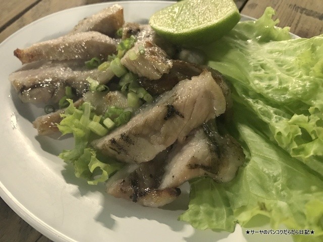 生肉 生レバー プラカノン バンコク 屋台 (4)