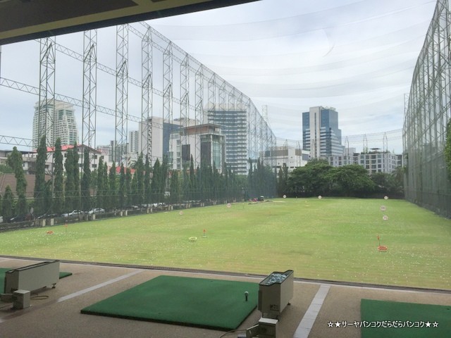 42Tee-Off Driving Range (42ティーオフ・ドライビングレンジ)